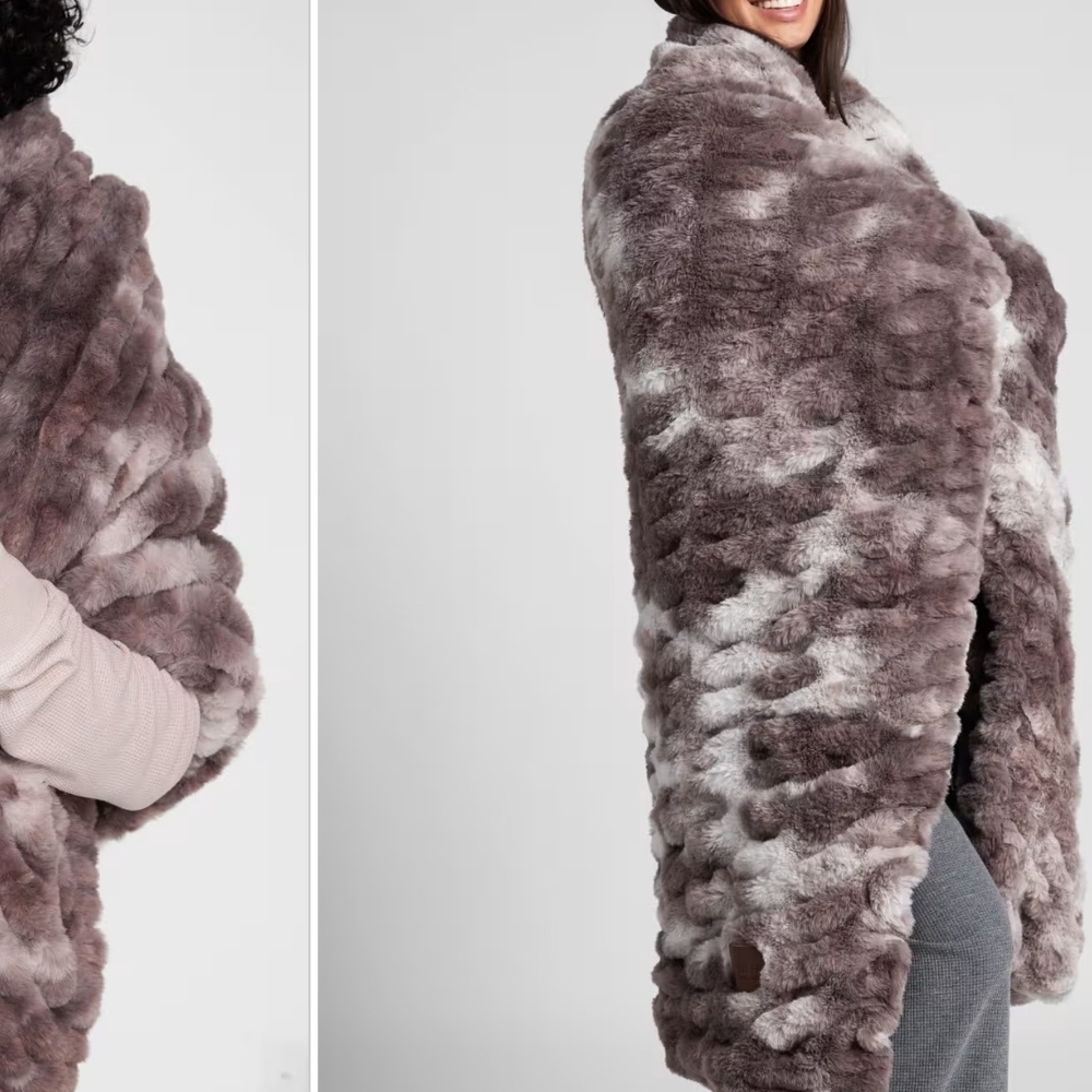 BRAND NEW Never Opened COMFRT blanket